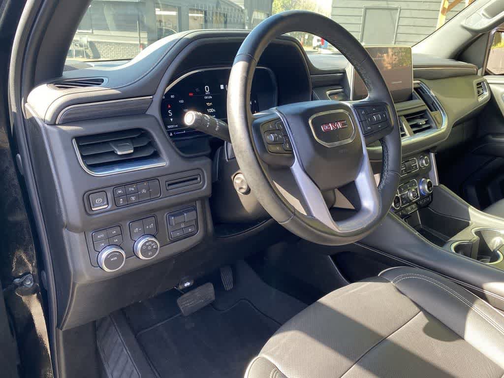 Used 2023 GMC Yukon SLT w/ SLT Premium Package AWD/4WD image 2