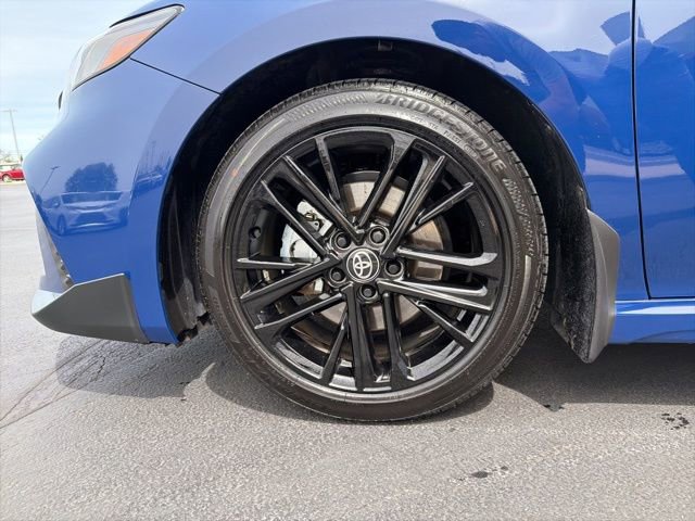 Used 2025 Toyota Camry SE FWD image 12