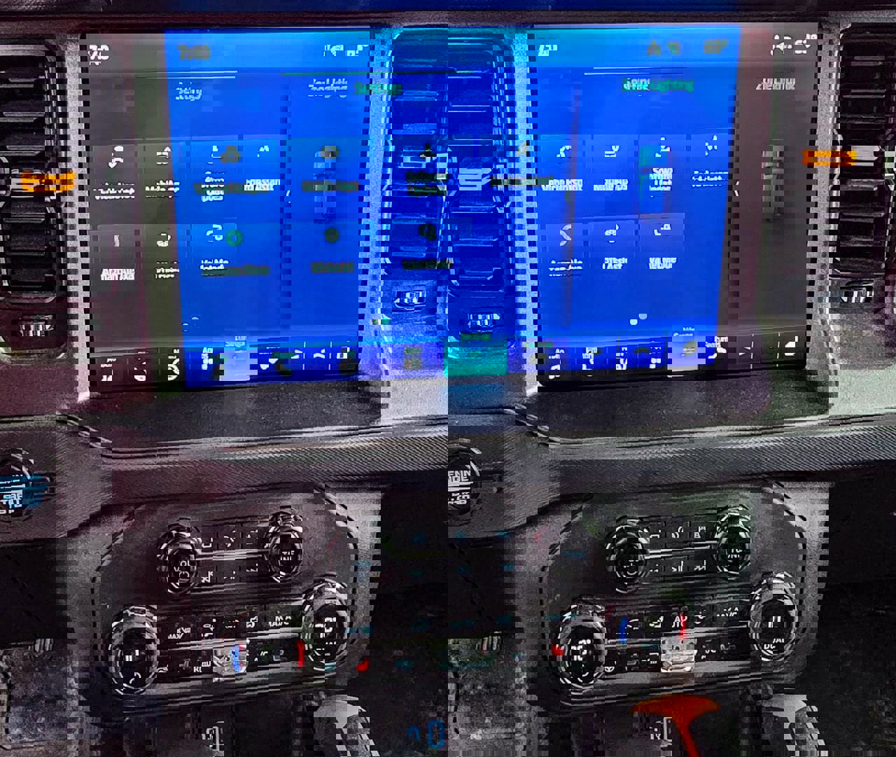 Used 2024 Ford Bronco Badlands image 16