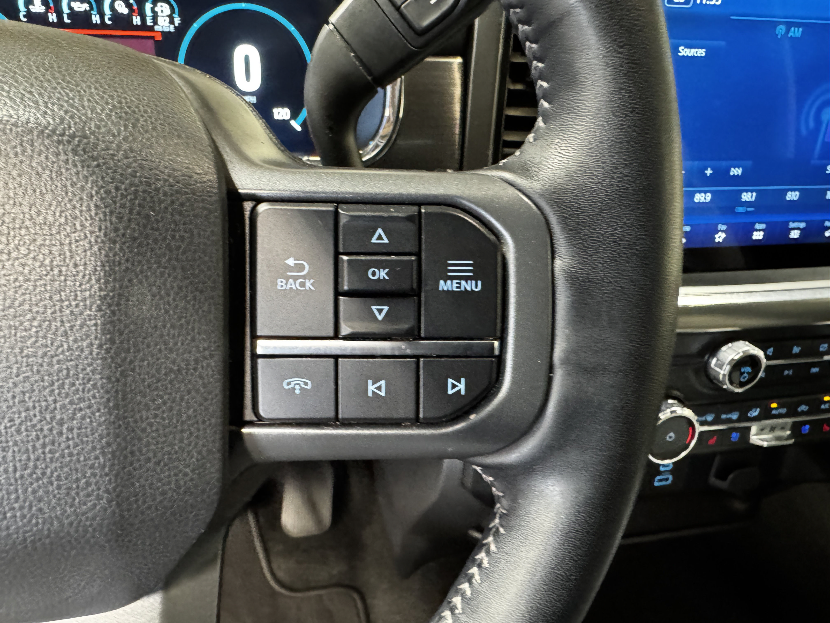 Used 2022 Ford F150 Lariat RWD image 21
