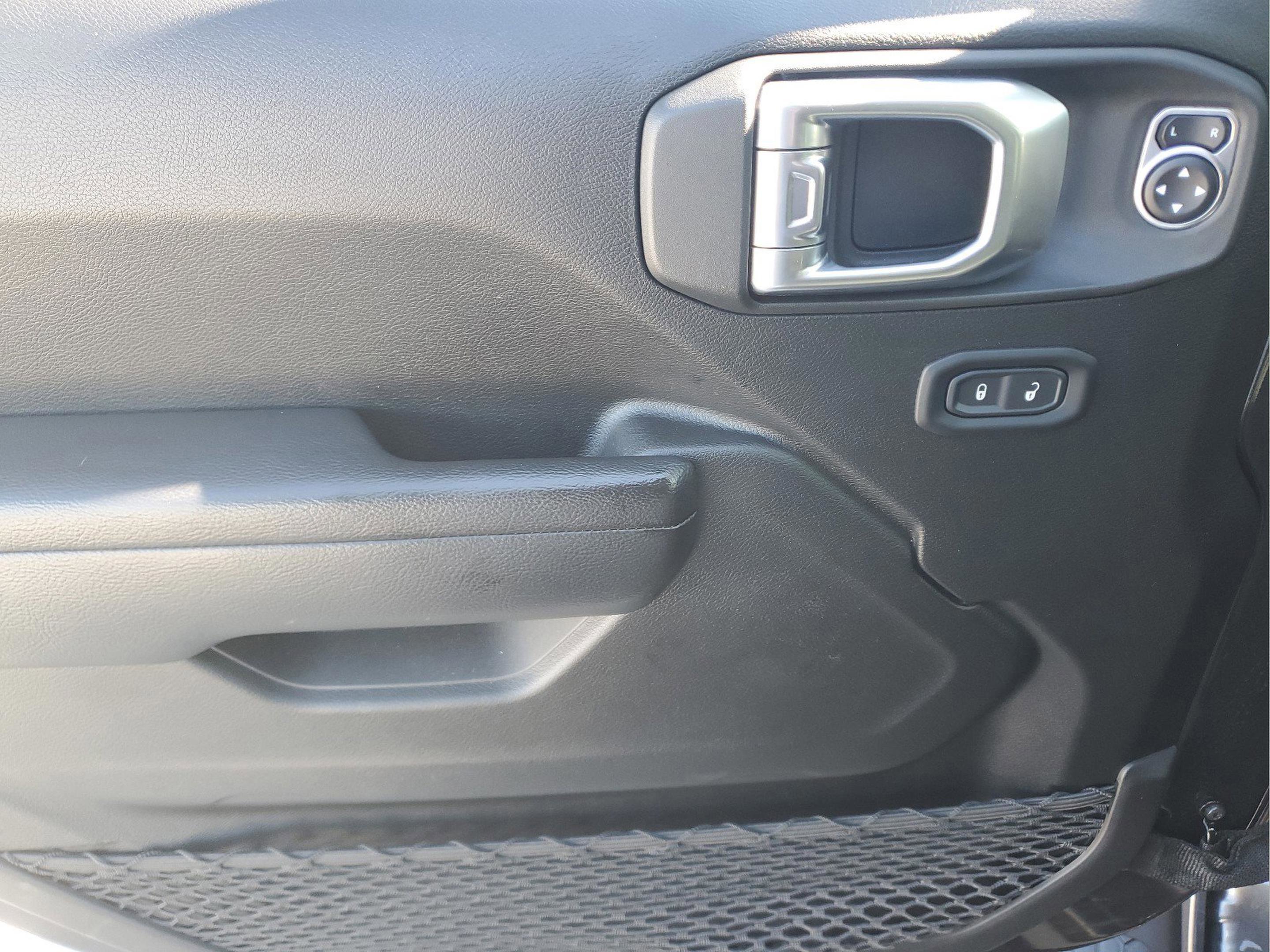 Used 2022 Jeep Wrangler Sport S image 11