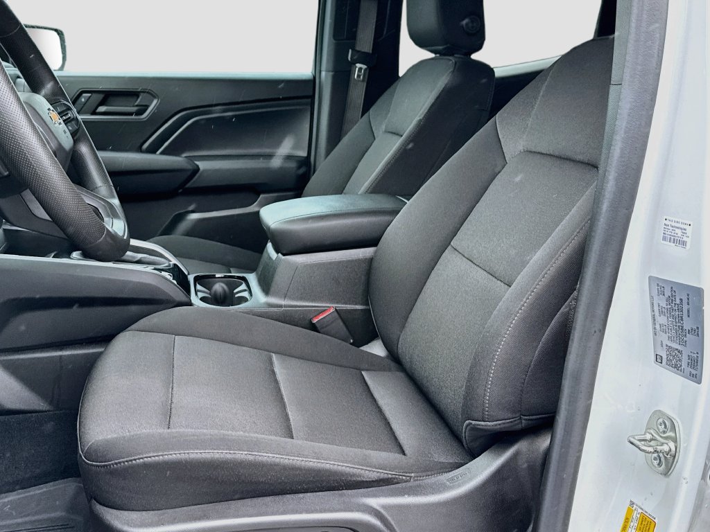 Used 2024 Chevrolet Colorado W/T w/ Technology Package RWD image 18