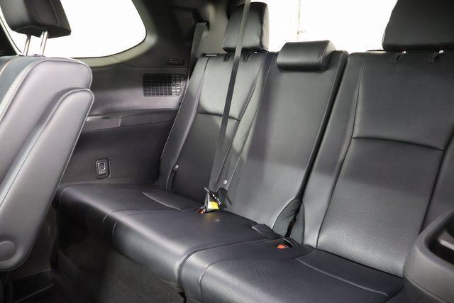 Used 2025 Toyota Grand Highlander AWD Hybrid image 32