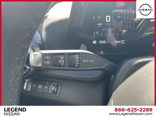 Used 2025 Chevrolet Equinox LT AWD/4WD image 25