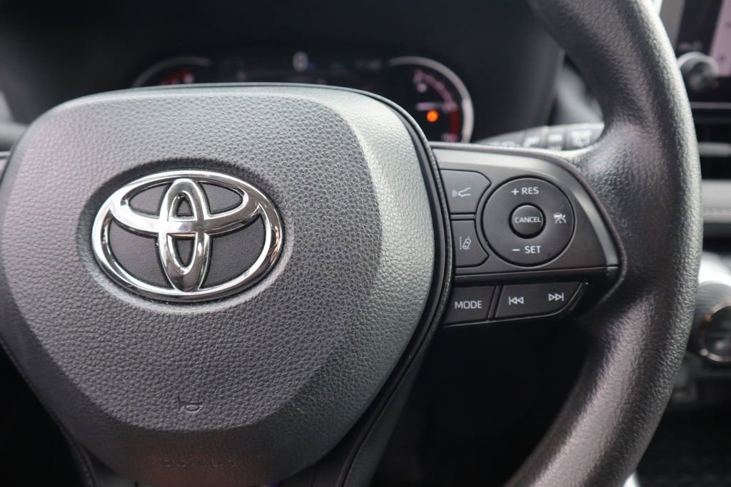 Used 2024 Toyota RAV4 XLE image 21