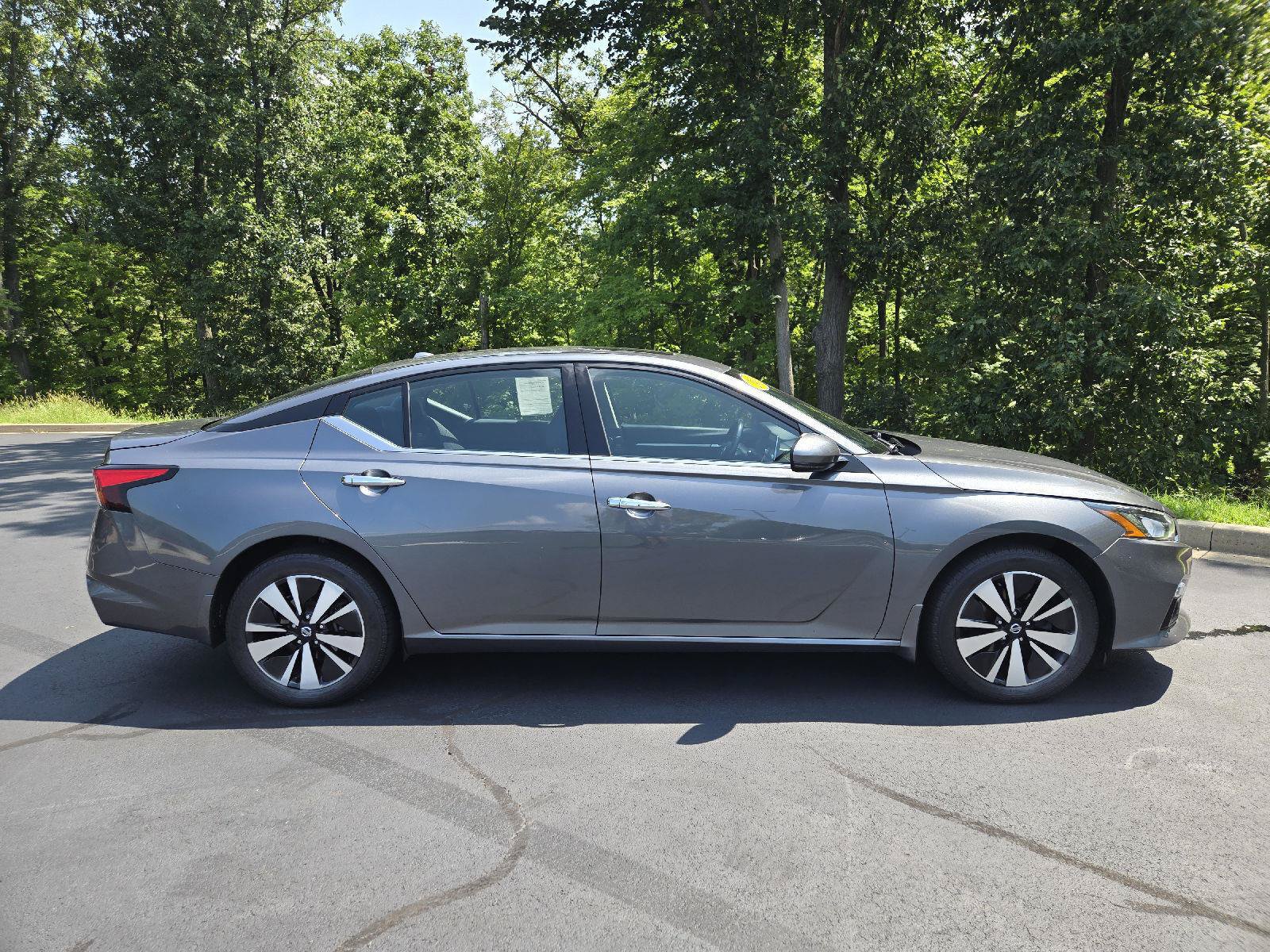 Used 2019 Nissan Altima 2.5 SV AWD/4WD image 2