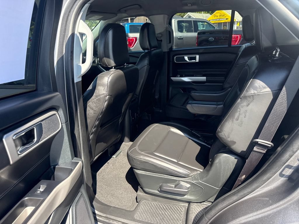 Used 2024 Ford Explorer XLT w/ Equipment Group 202A AWD/4WD image 19