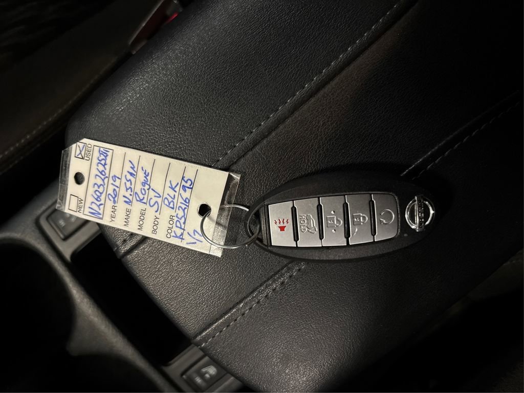 Used 2019 Nissan Rogue SV AWD/4WD image 38