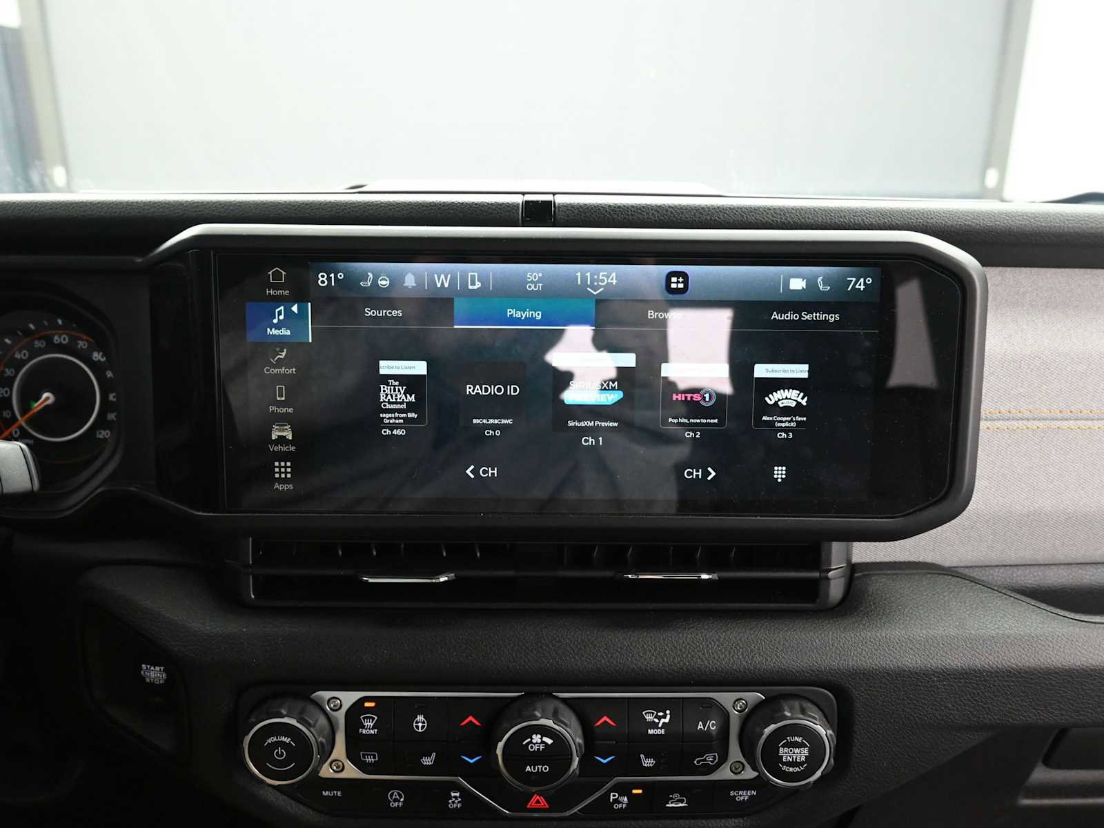 Used 2025 Jeep Wrangler Sport image 17