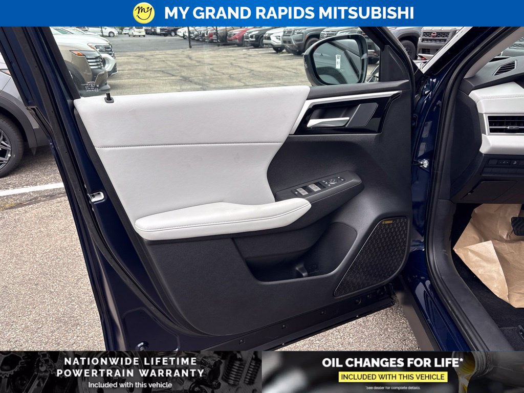 New 2026 Mitsubishi Outlander SE AWD/4WD image 9