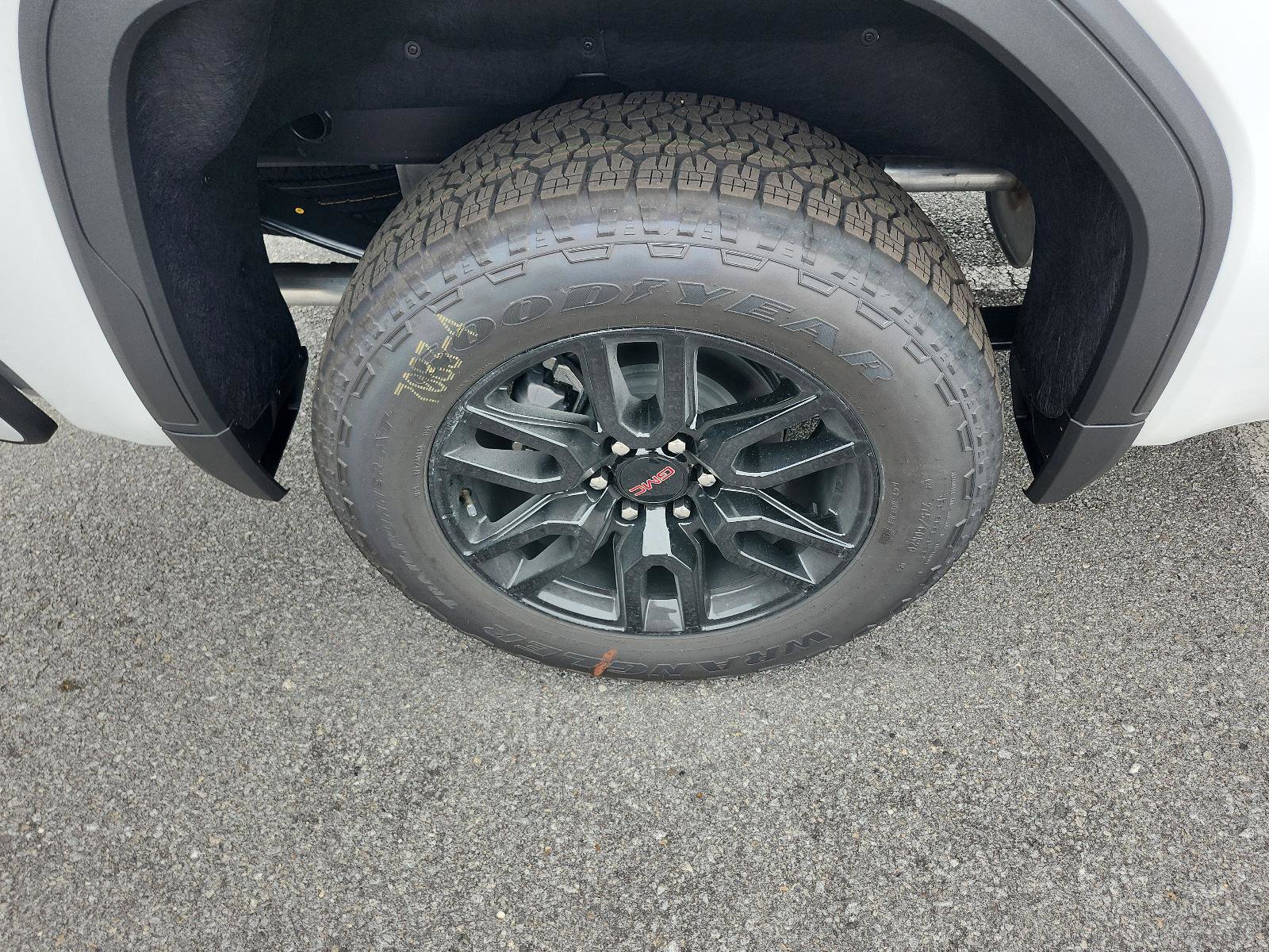 New 2026 GMC Sierra 1500 Elevation image 6