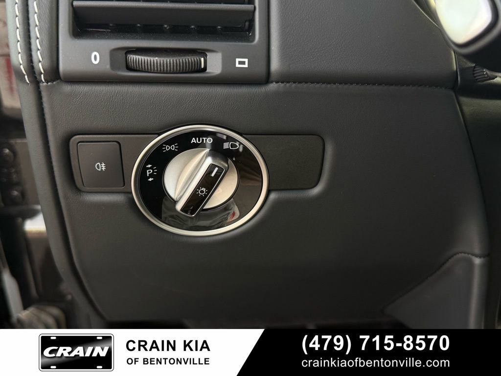 Used 2017 Mercedes-Benz G 550 Squared image 11