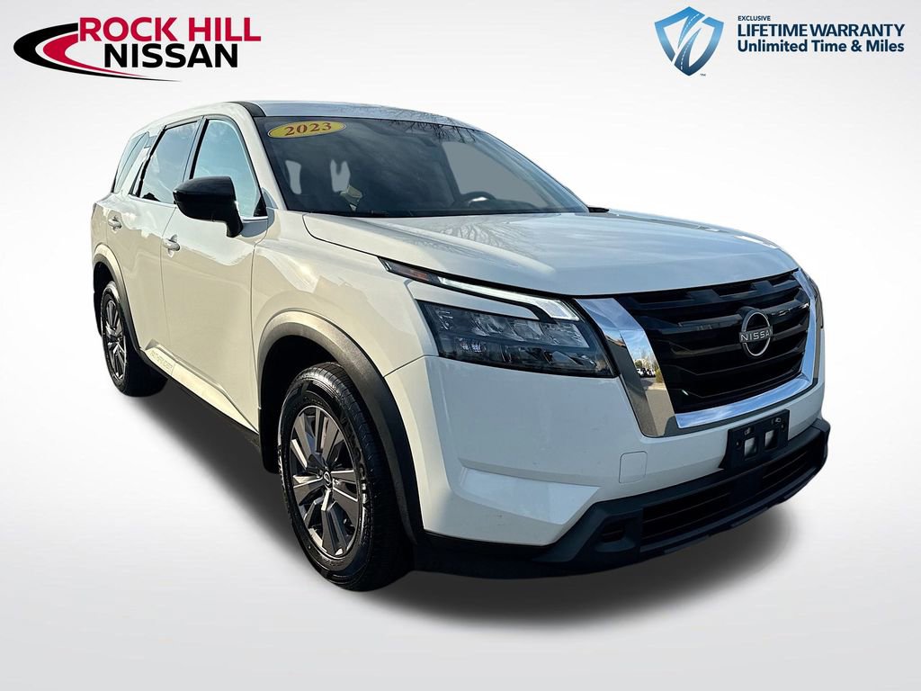 Used 2023 Nissan Pathfinder S image 1