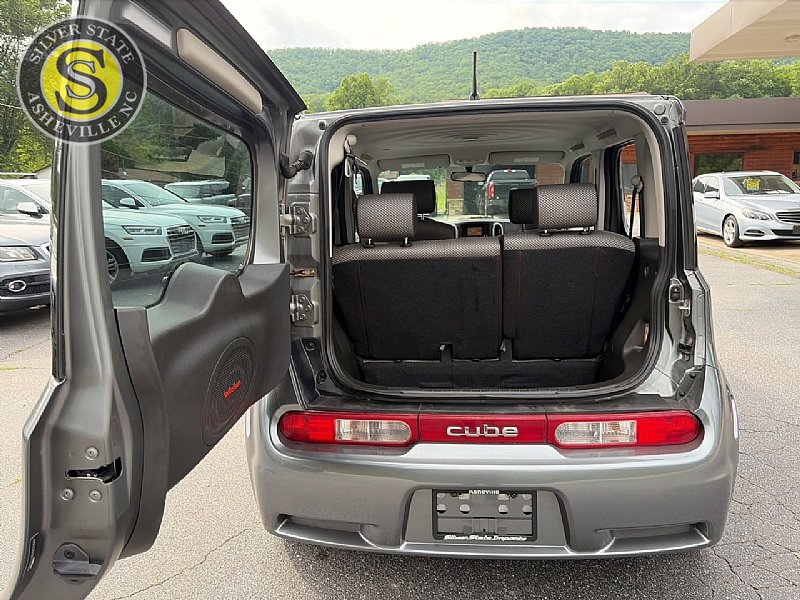 Used 2010 Nissan Cube 1.8 S Krom Edition w/ Interior Designer Pkg FWD image 26