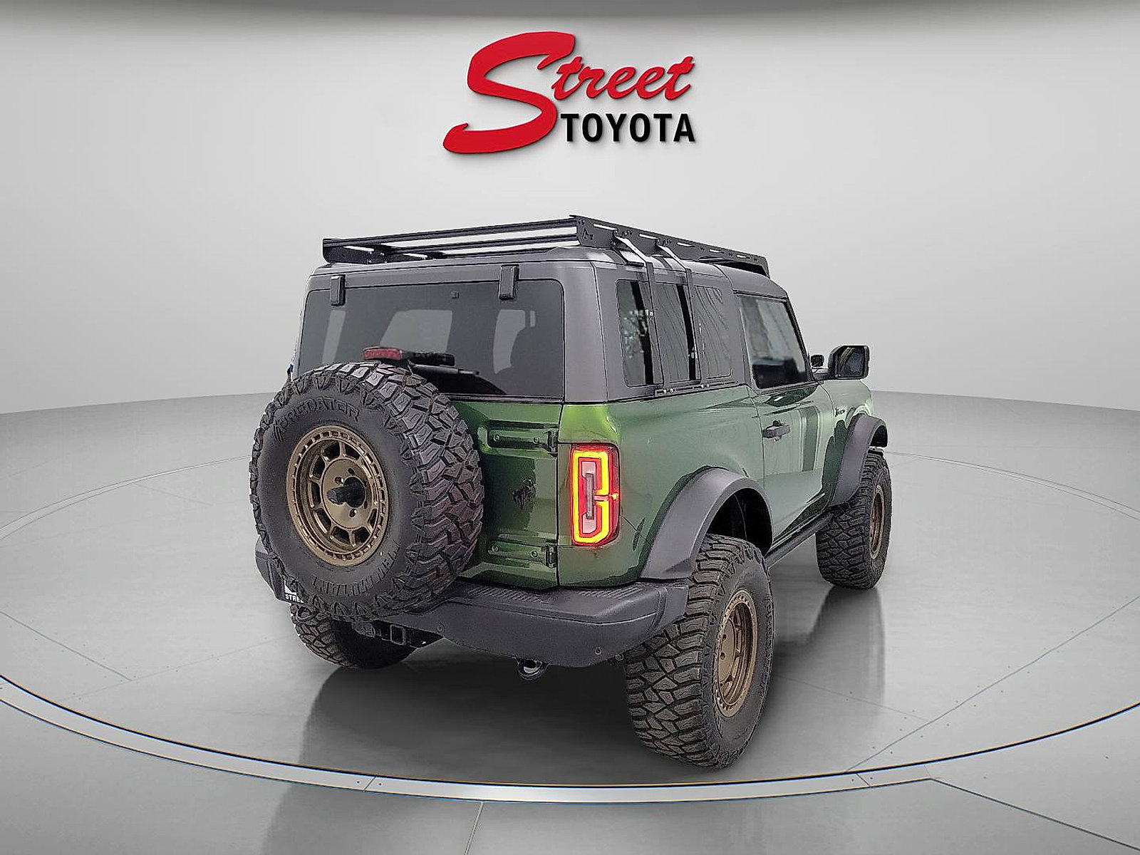 Used 2023 Ford Bronco Badlands image 4