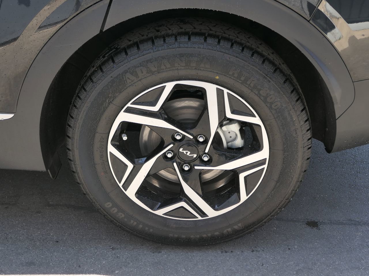 Used 2025 Kia Sportage LX FWD image 9