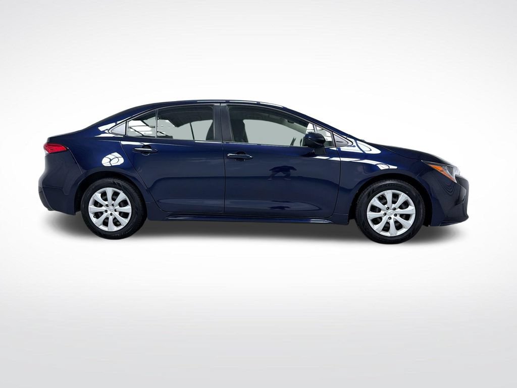 Certified 2022 Toyota Corolla LE w/ Carpet Mat Package (TMS) FWD image 2