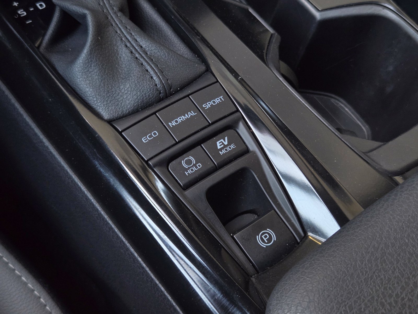 Certified 2025 Toyota Camry SE AWD/4WD image 14