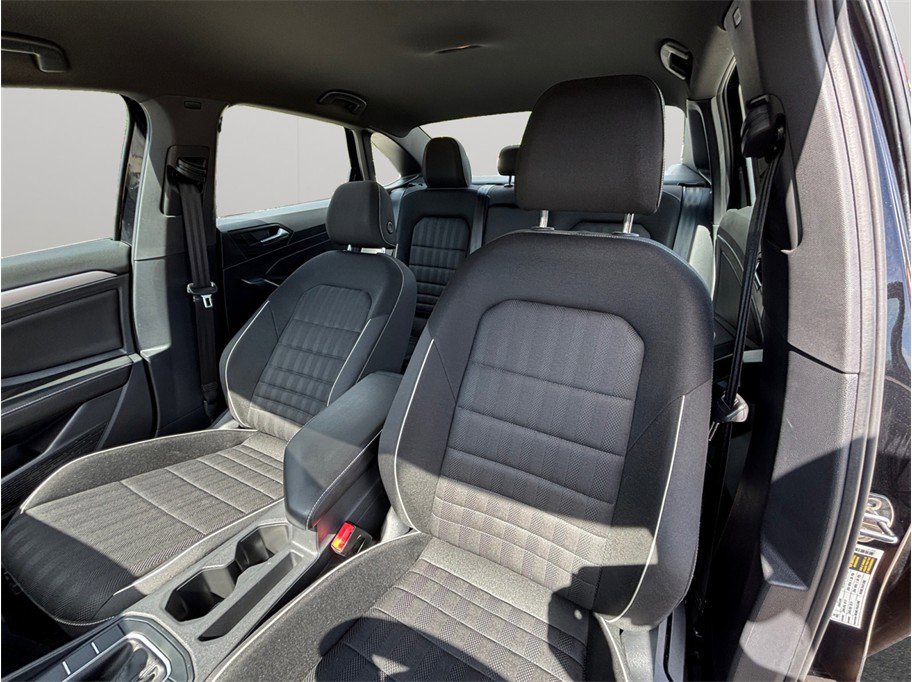 Used 2022 Volkswagen Jetta Sport image 14