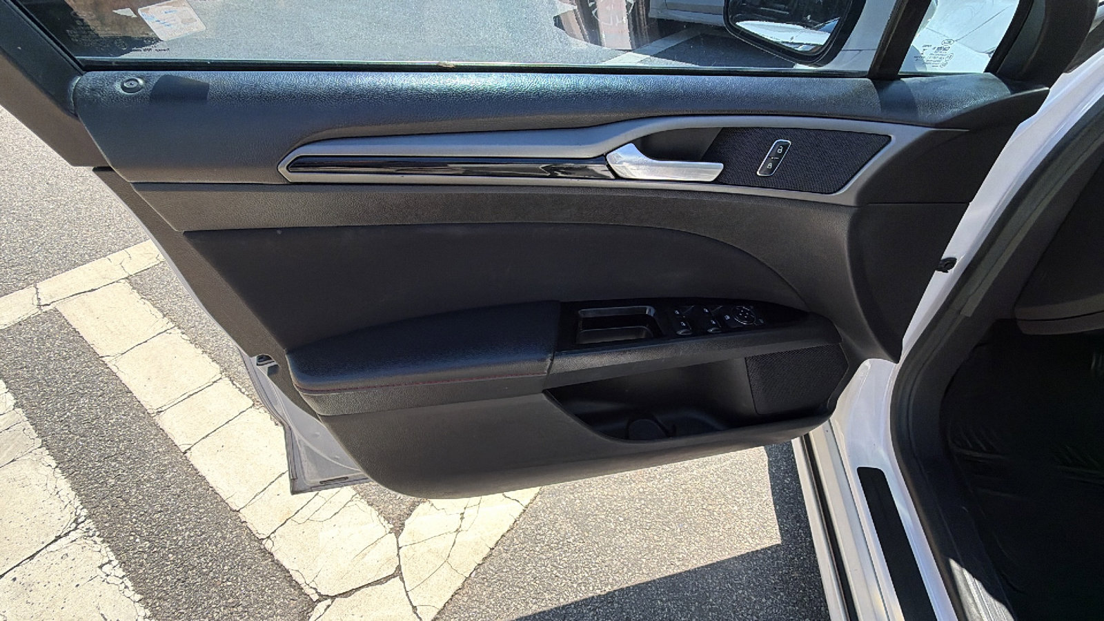 Used 2016 Ford Fusion SE image 14