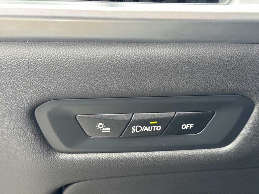 Used 2025 BMW X6 xDrive40i image 21