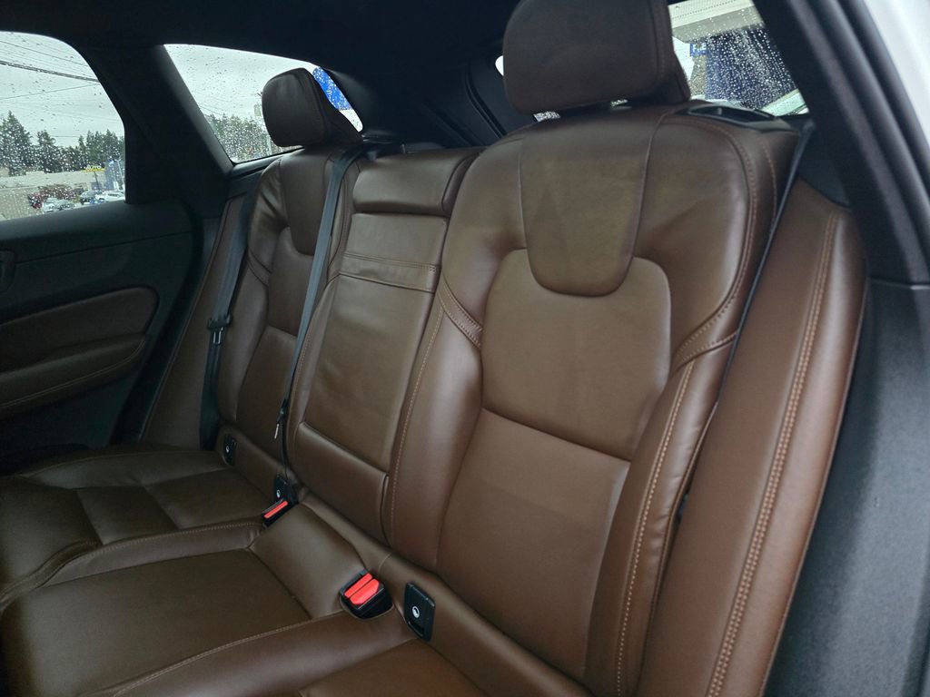 Used 2021 Volvo XC60 T5 Inscription w/ Advanced Package image 18