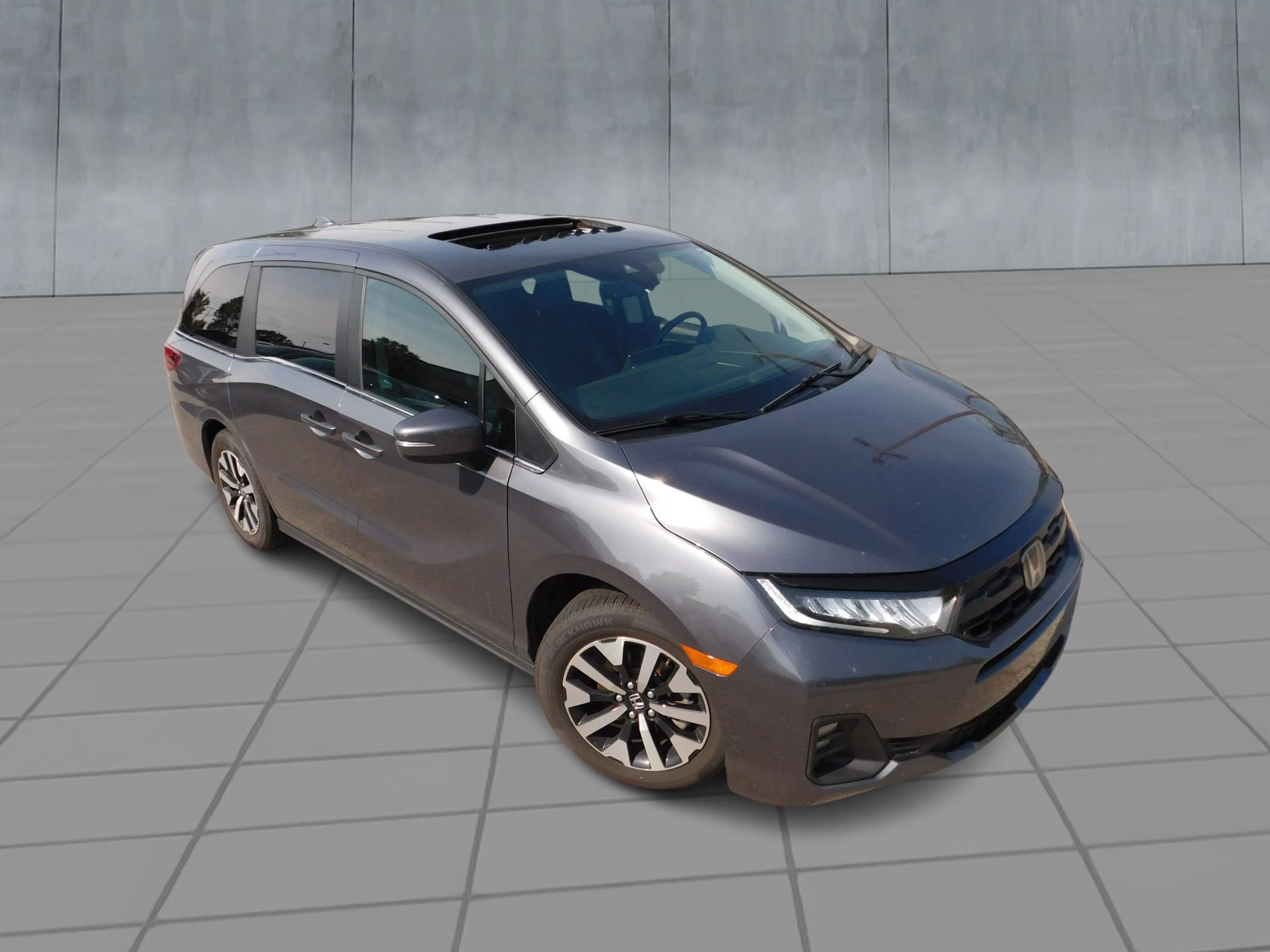 Used 2025 Honda Odyssey EX-L image 2