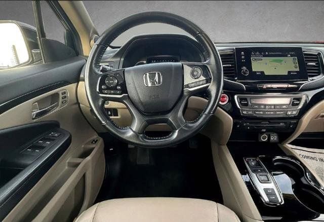Used 2021 Honda Pilot Touring image 3