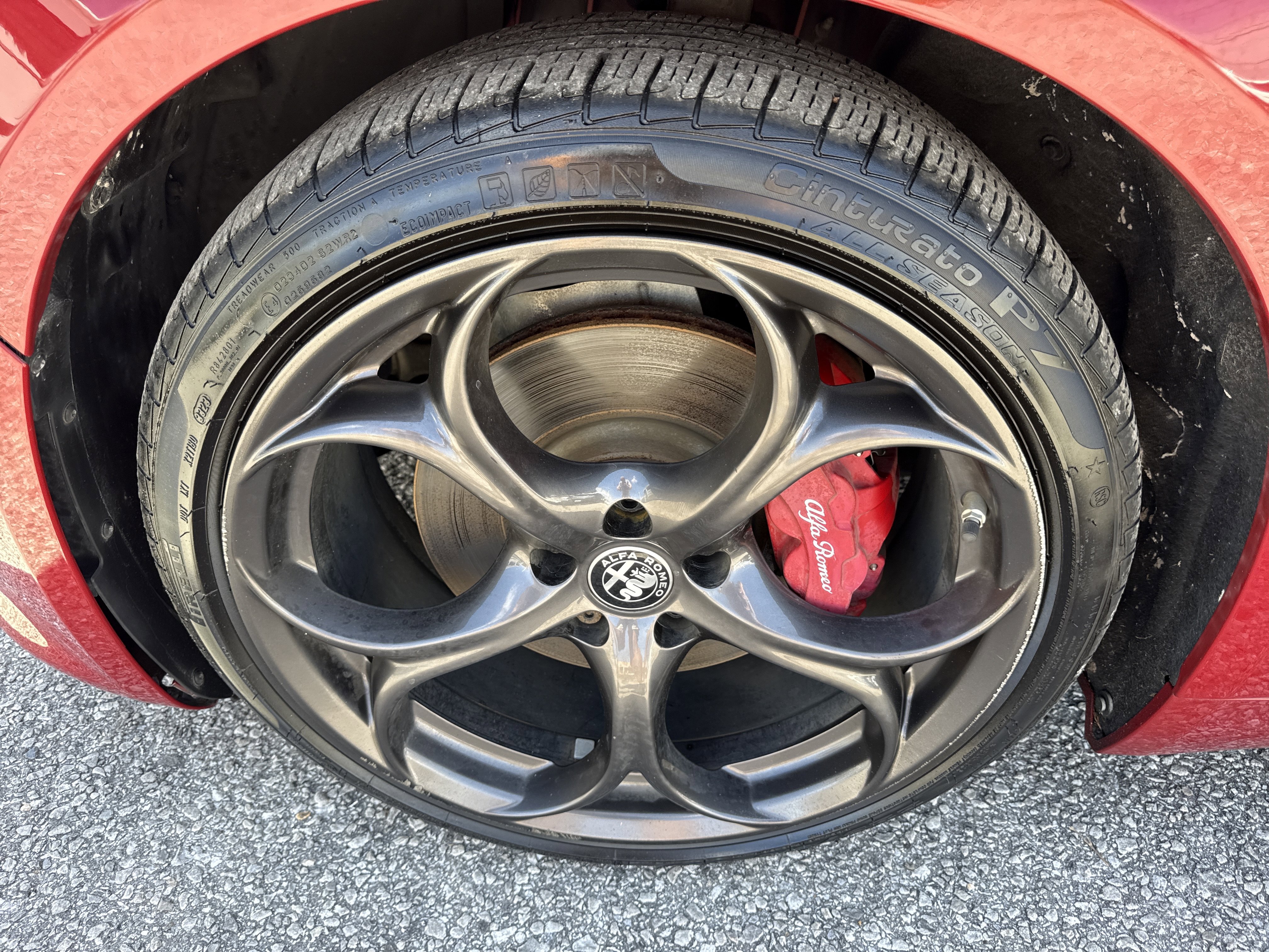 Used 2018 Alfa Romeo Giulia Ti Sport w/ Quick Order Package 22S Sport AWD/4WD image 42