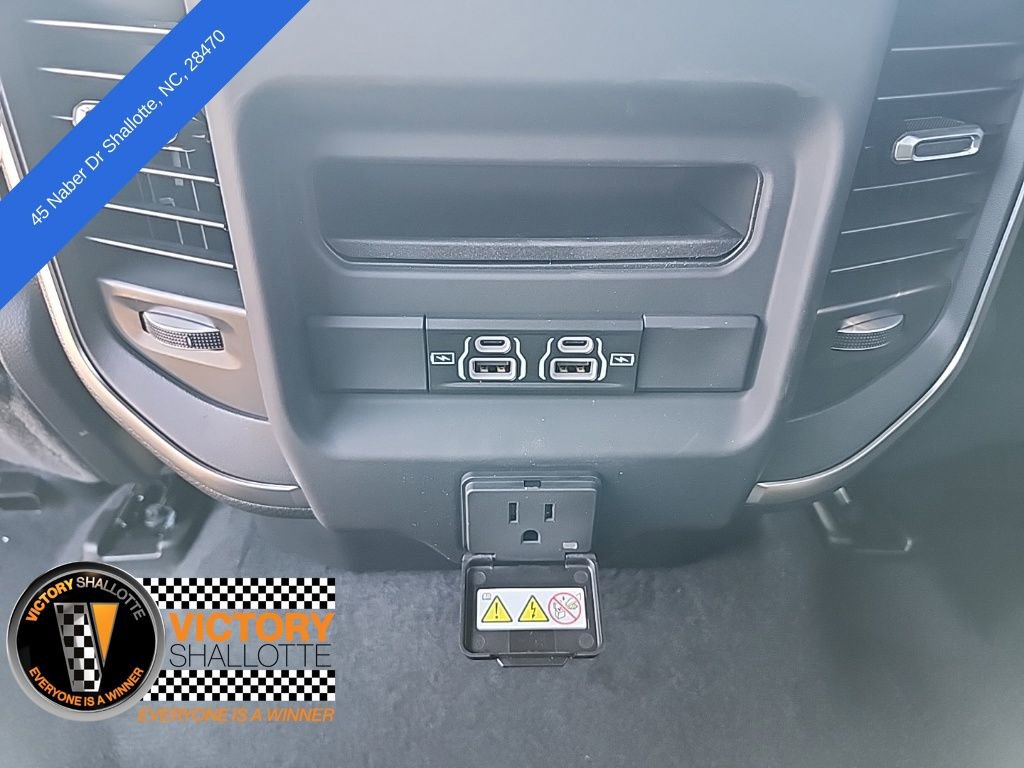 New 2025 RAM 1500 4x4 Crew Cab image 18