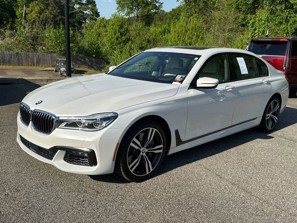Used 2018 BMW 750i image 3