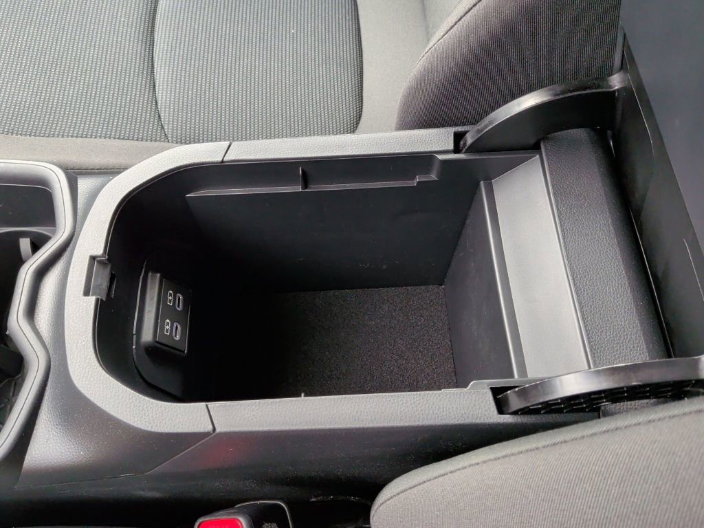 Used 2025 Toyota RAV4 LE image 28