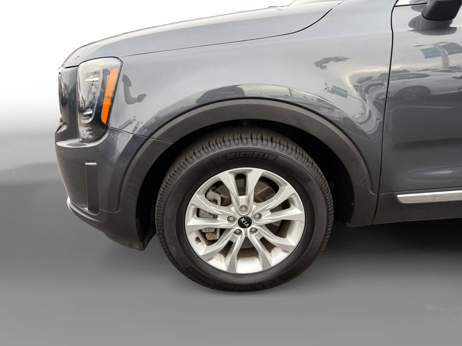 Certified 2020 Kia Telluride LX image 9