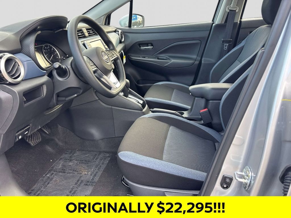 Used 2025 Nissan Versa SV w/ Trunk Package image 9