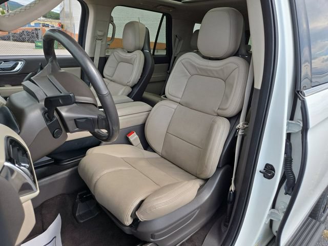Used 2023 Lincoln Navigator Reserve w/ Monochromatic Package RWD image 11
