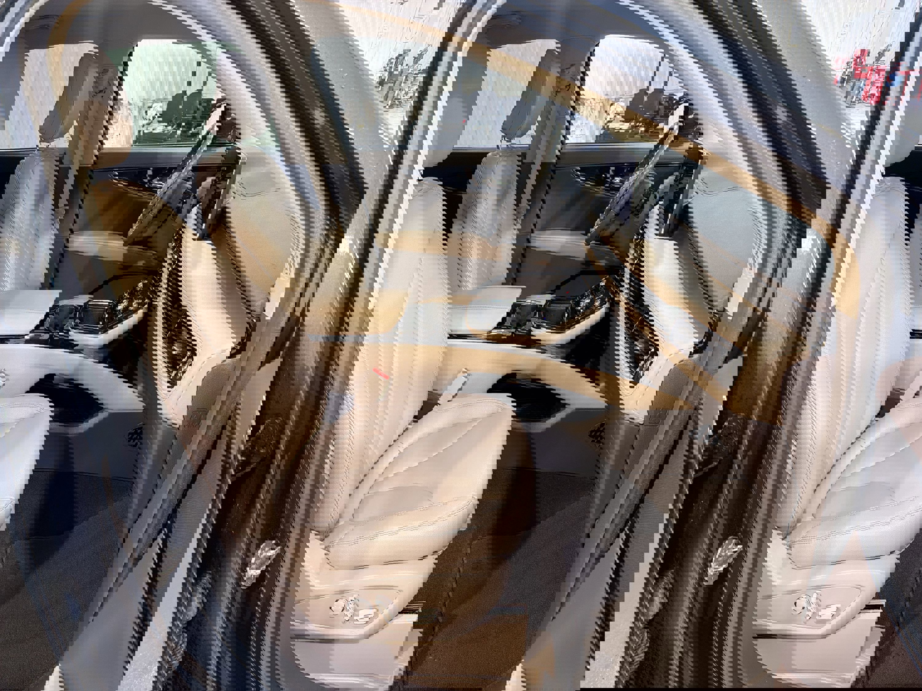 Used 2023 Lincoln Nautilus FWD w/ Premium Package image 28