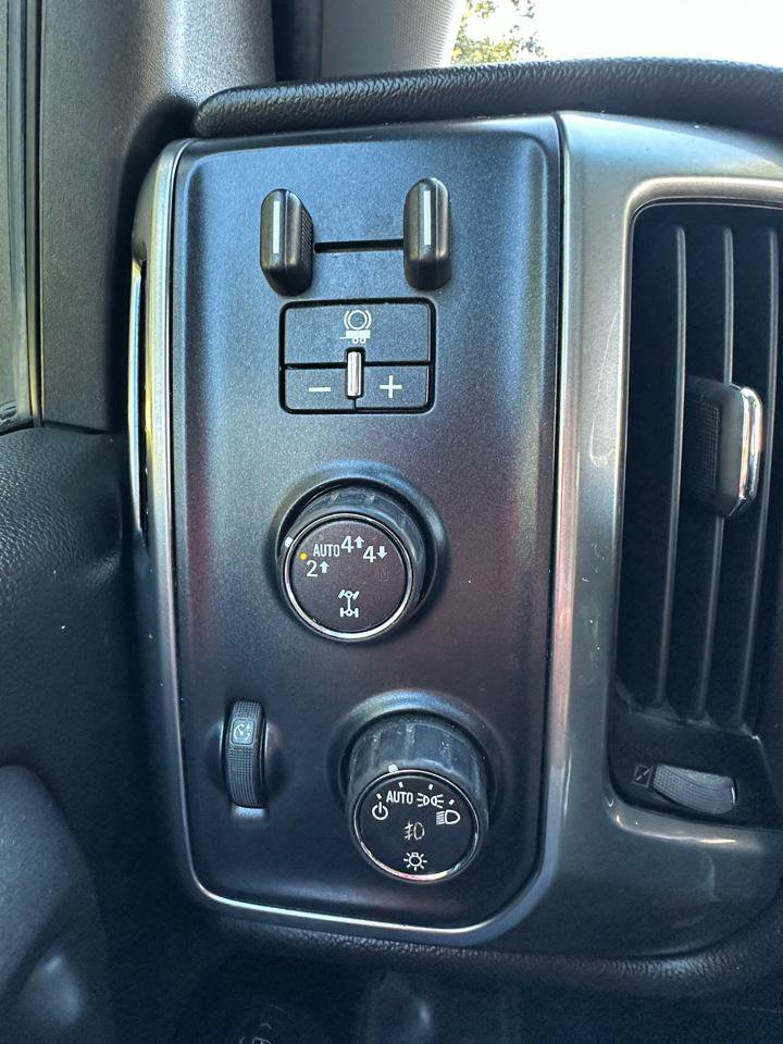 Used 2018 Chevrolet Silverado 1500 LT w/ All Star Edition AWD/4WD image 21