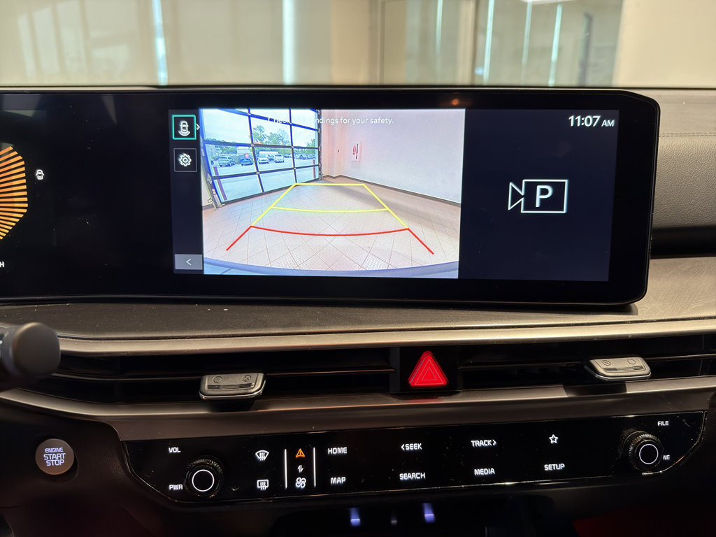 Used 2024 Kia Sorento LX image 11