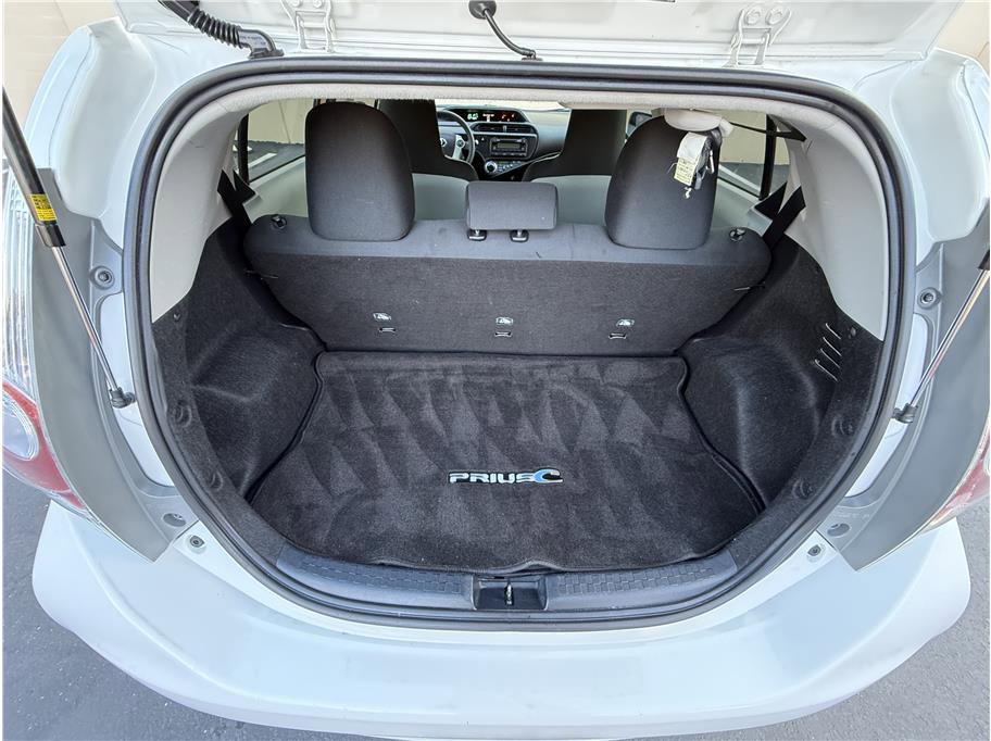 Used 2014 Toyota Prius C One image 16