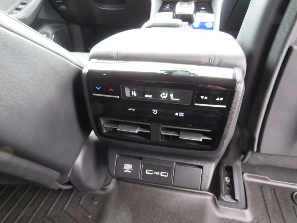 Used 2023 Acura MDX SH-AWD image 30