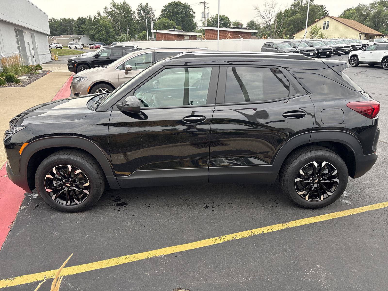 Used 2023 Chevrolet TrailBlazer LT AWD/4WD image 8