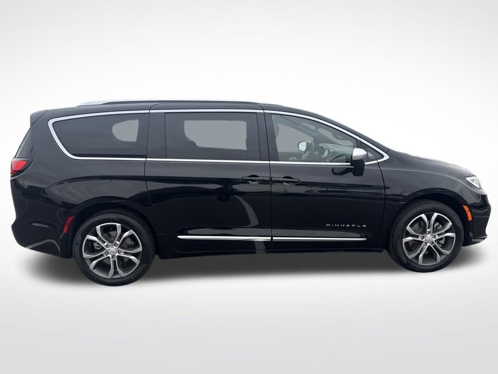 New 2026 Chrysler Pacifica Pinnacle image 6