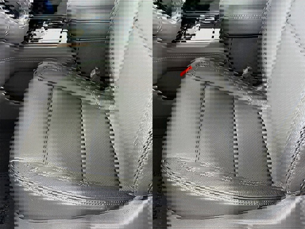 New 2026 GMC Yukon Denali w/ Sun & Power Step Package image 15