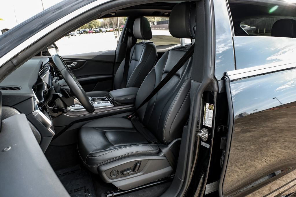 Used 2022 Audi Q8 Premium Plus AWD/4WD image 31