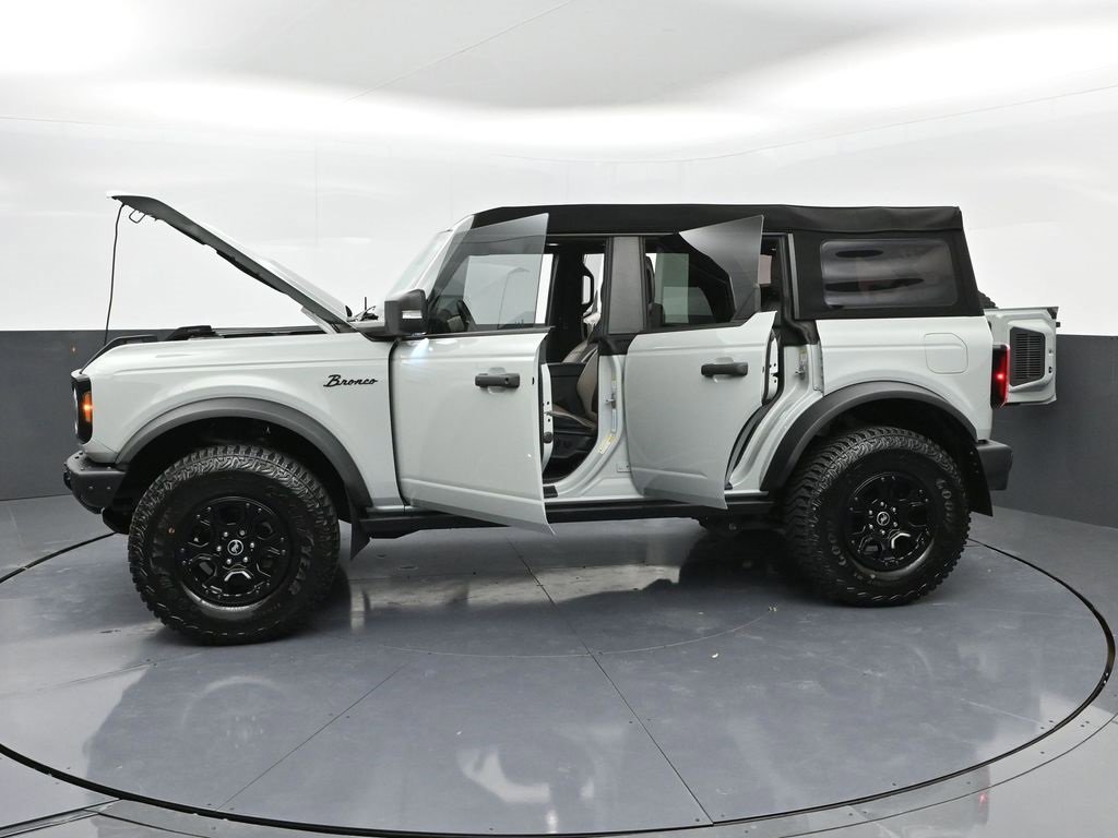 Used 2023 Ford Bronco Wildtrak image 48