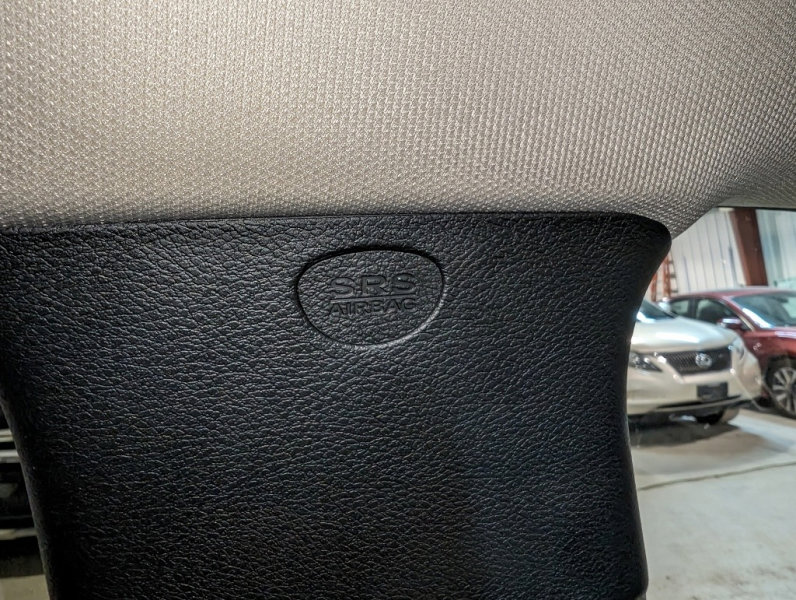 Used 2017 Jeep Cherokee Overland w/ Technology Group image 55