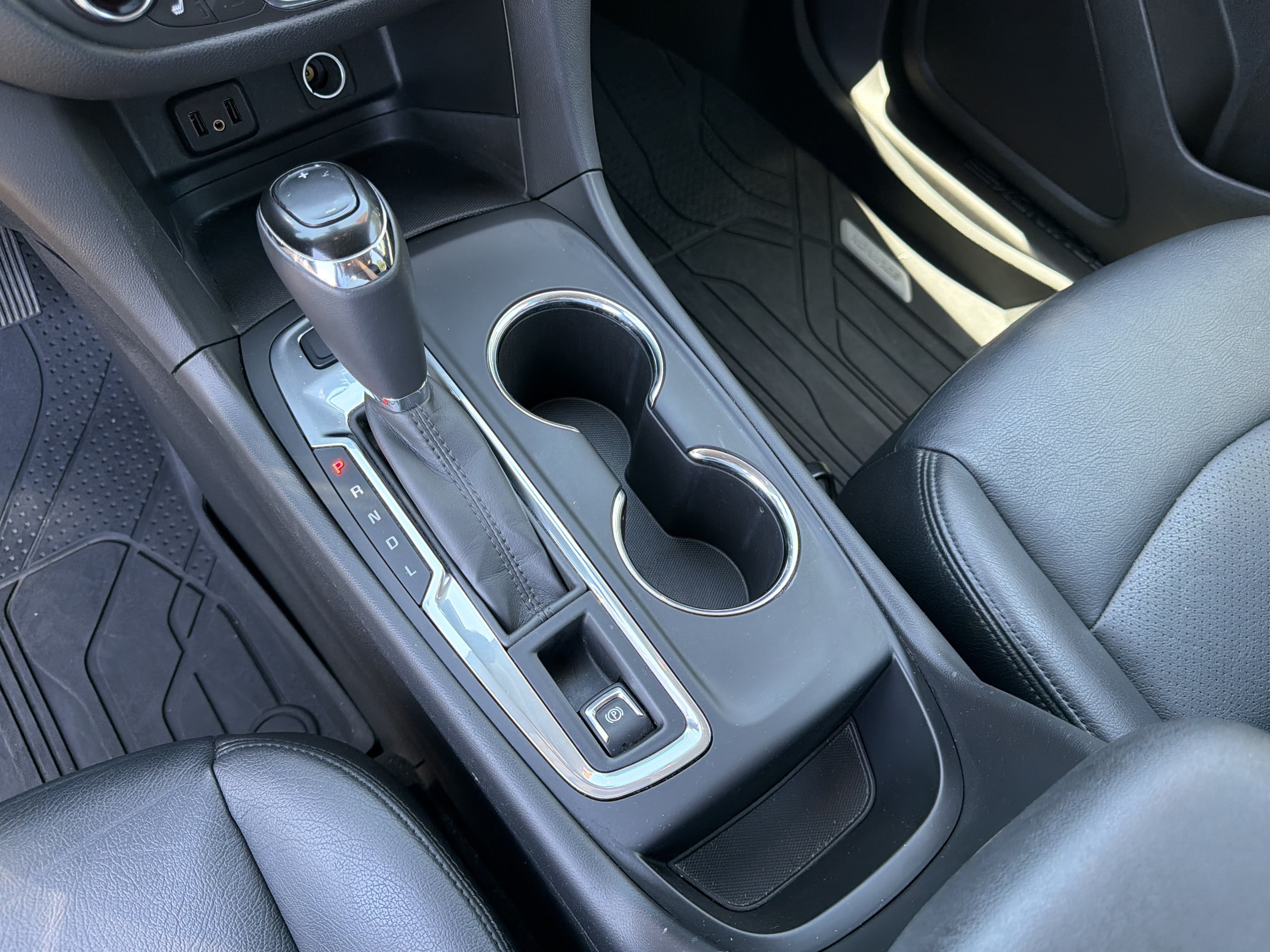 Used 2018 Chevrolet Equinox LT FWD image 29