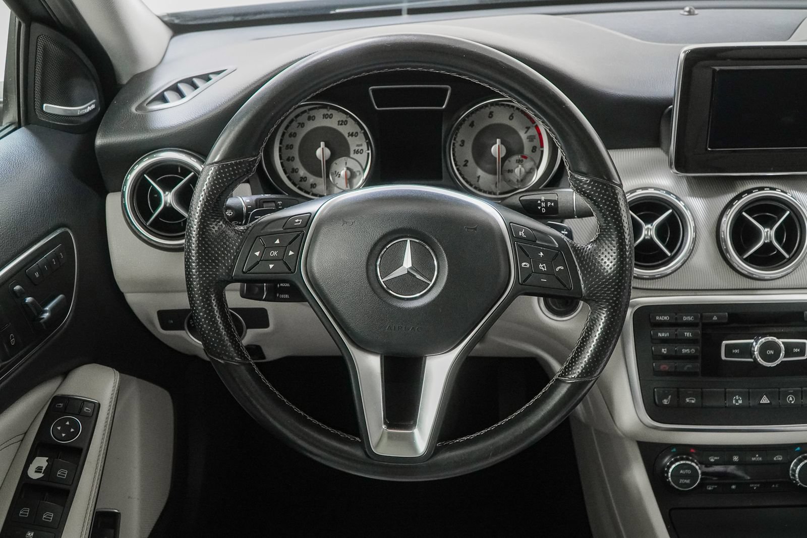 Used 2015 Mercedes-Benz GLA 250 4MATIC image 23