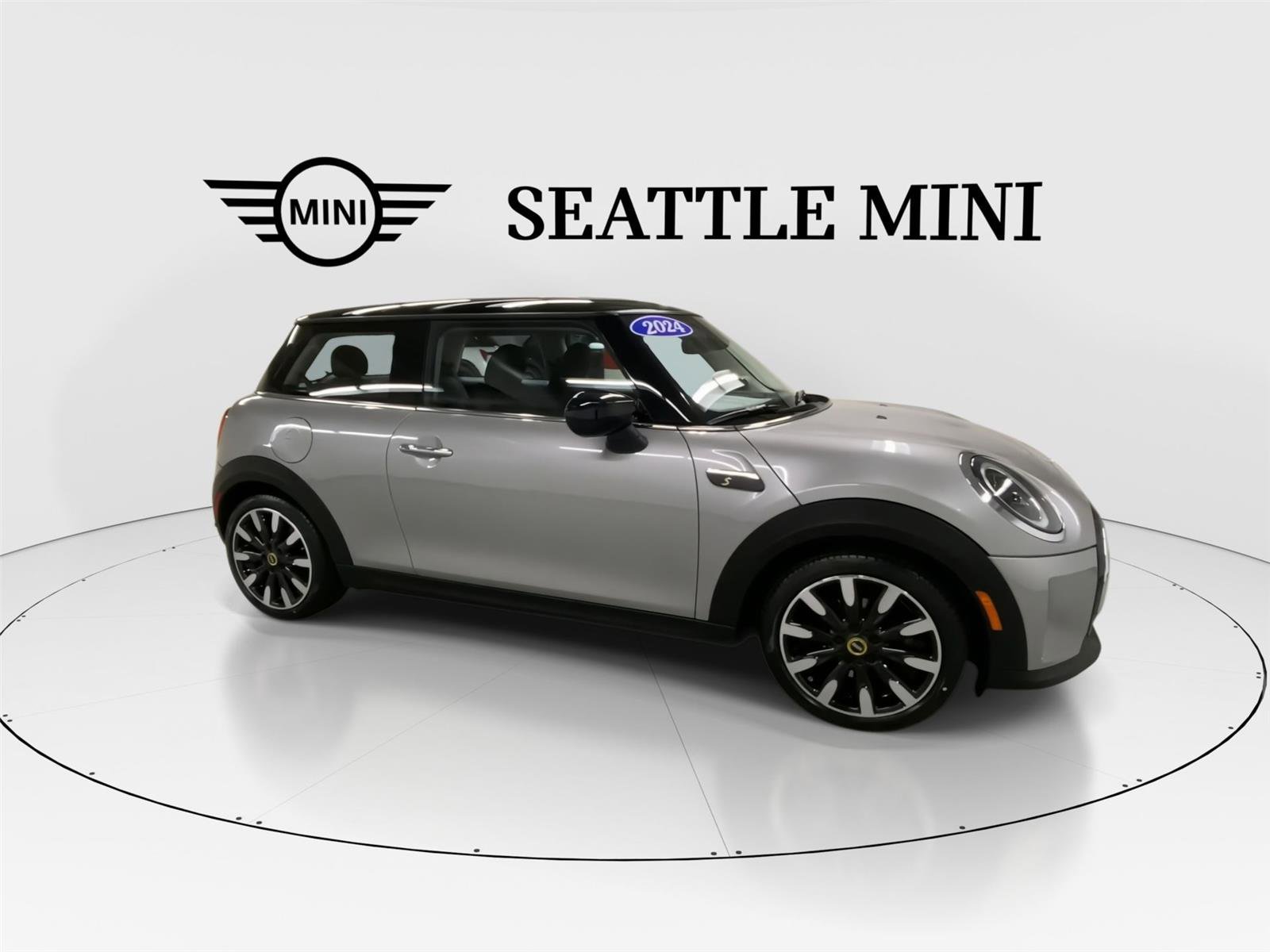 Certified 2024 MINI Cooper SE image 13