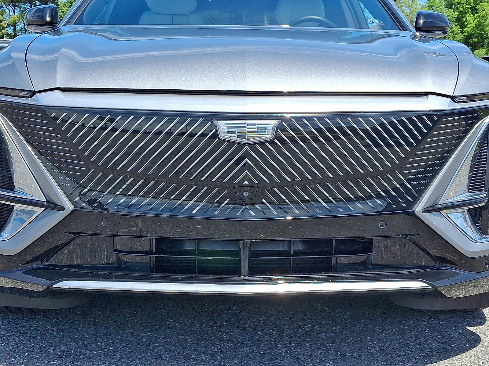 Certified 2024 Cadillac Lyriq Luxury AWD/4WD image 9